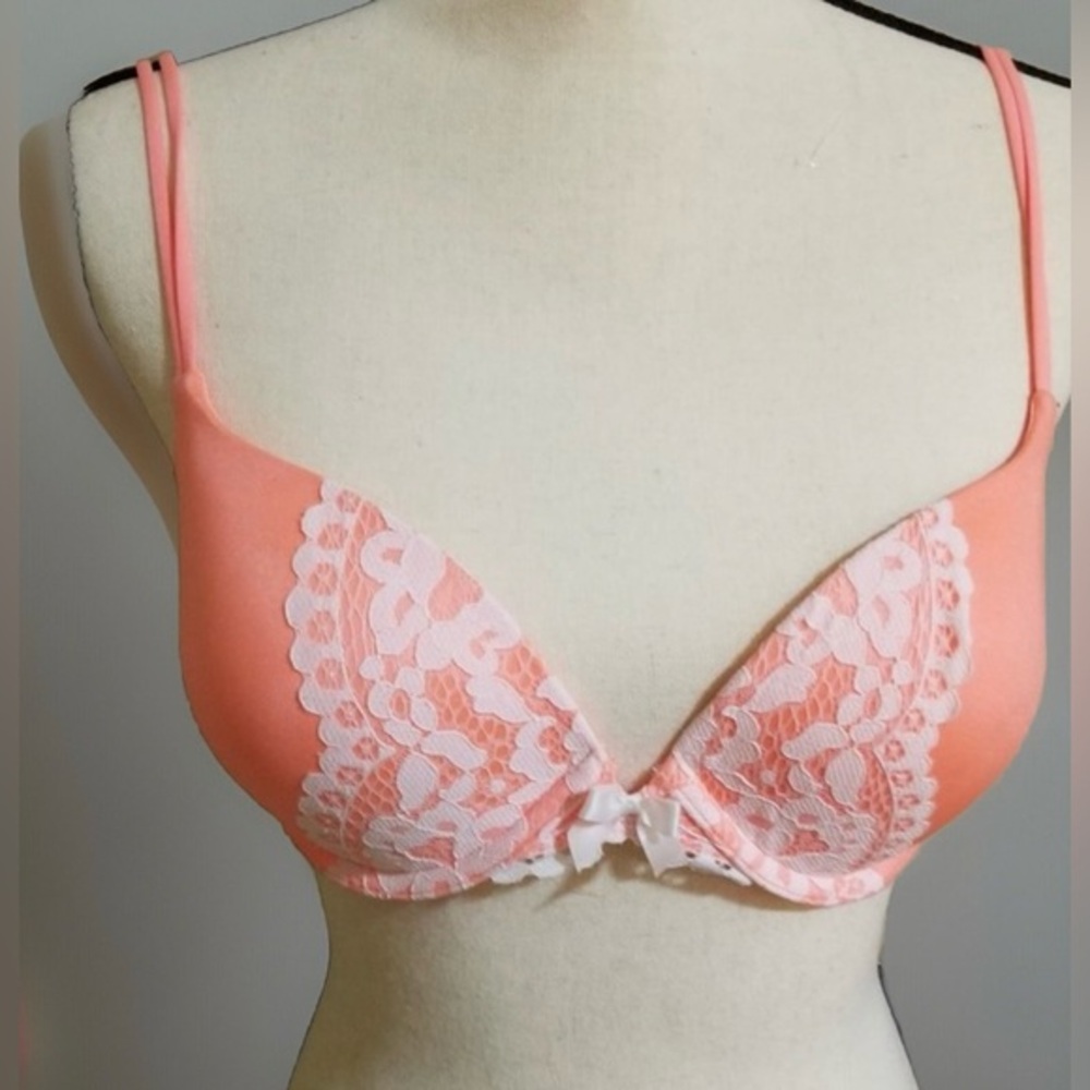Victoria’s Secret Very Sexy Push-Up 32B